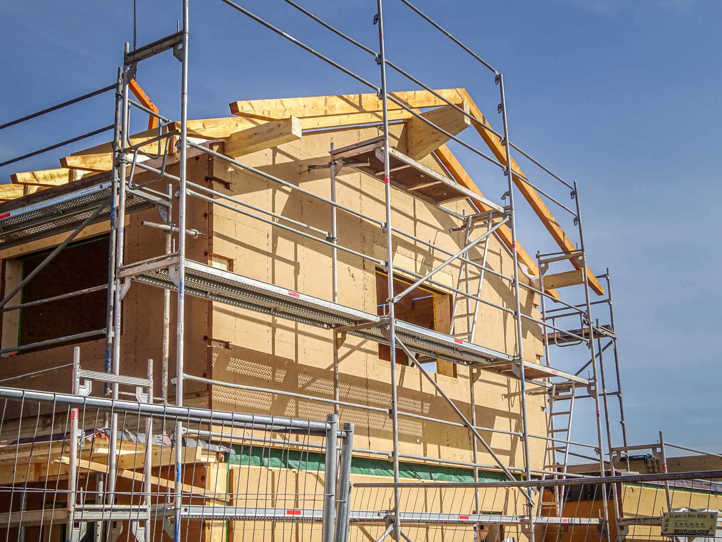 Foto eines Hauses von Holzbau Hasl im Rohbau